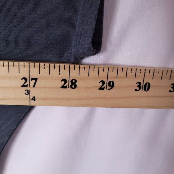 Athleta Allyson Felix Top Womens Medium Gray Cropped Break Records Break Barrier - Picture 7 of 11